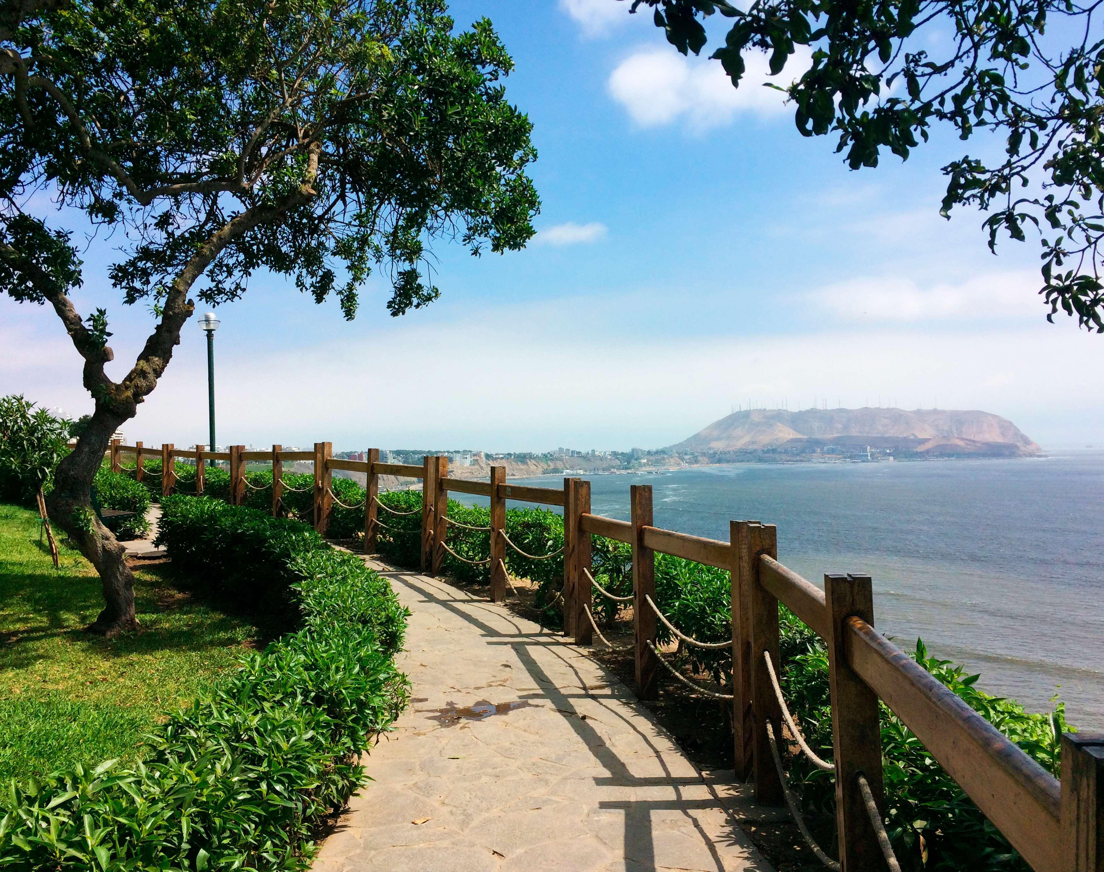 Doubletree By Hilton Lima Miraflores El Pardo Bagian luar foto